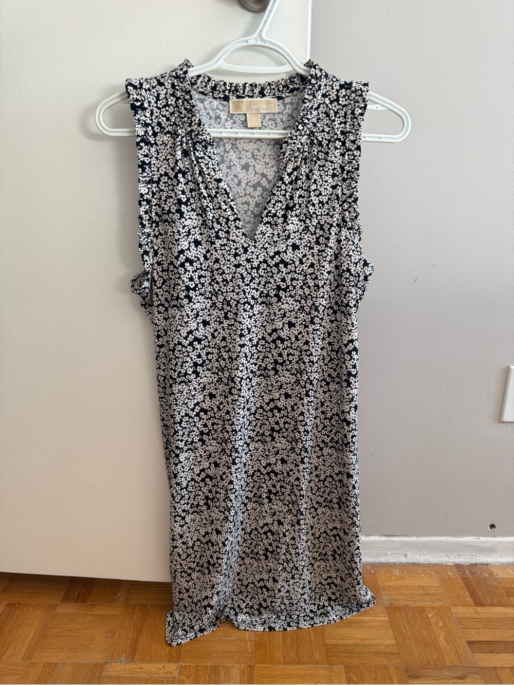 Michael Kors Black & White Floral Sleeveless V-Neck Dress